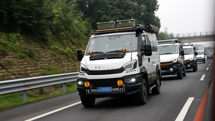 欧霸·山海硬核越野，荣获“专业越野车型”行业大奖