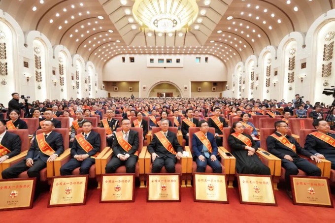 宇通重工荣获2026年全国五一劳动奖状，以绿色制造彰显新质生产力